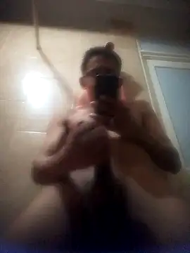 Snapshot of VL25DN26 chatting on 03/08/25, 03:24 VL25DN26 online show from 03/08/25, 03:24