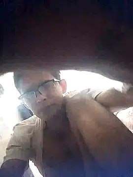 Snapshot of VL25DN26 chatting on 03/19/25, 08:45 VL25DN26 online show from 03/19/25, 08:45