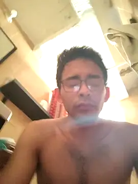 Snapshot of VL25DN26 chatting on 11/16/25, 09:42 VL25DN26 online show from 11/16/25, 09:42