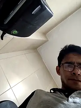 Snapshot of VL25DN26 chatting on 02/28/26, 03:02 VL25DN26 online show from 02/28/26, 03:02