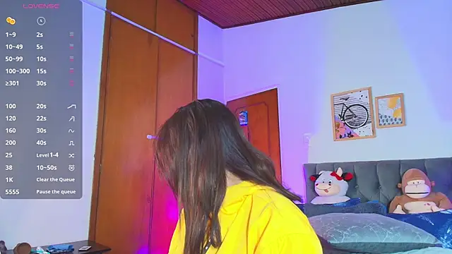 Cassie fletcher  online show from 11/20/25, 05:40