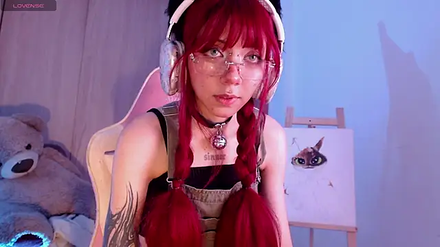 Alicedangerrr online show from 10/17/25, 04:59