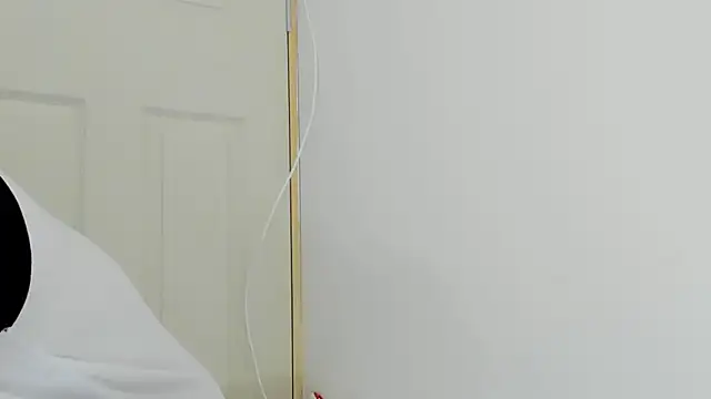 Snapshot of Beard_xox chatting on 11/18/25, 10:25 Beard xox online show from 11/18/25, 10:25