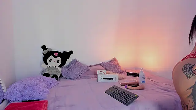 Snapshot of shadowcatt_ chatting on 12/11/24, 09:01 shadowcatt online show from 12/11/24, 09:01