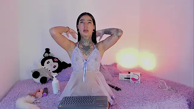 Snapshot of shadowcatt_ chatting on 12/20/24, 07:17 shadowcatt online show from 12/20/24, 07:17