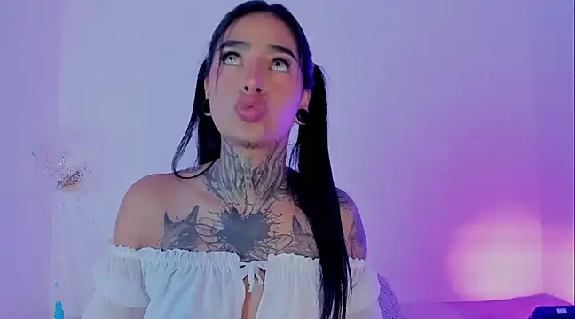 Snapshot of shadowcatt_ chatting on 01/05/25, 12:52 shadowcatt online show from 01/05/25, 12:52