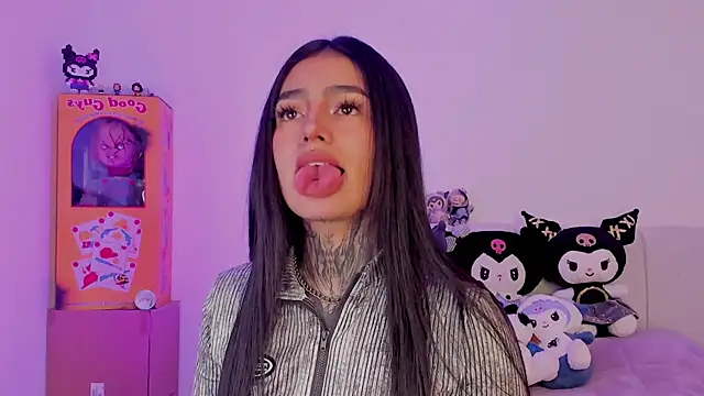 Snapshot of shadowcatt_ chatting on 10/24/25, 11:12 shadowcatt online show from 10/24/25, 11:12