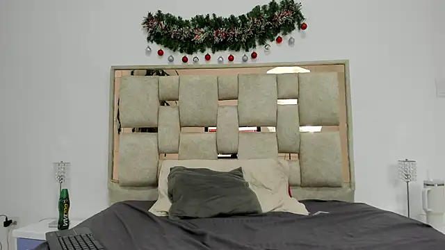 Snapshot of Saraa_lov chatting on 12/14/24, 09:18 Saraa lov online show from 12/14/24, 09:18