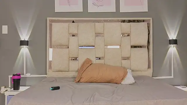 Snapshot of Saraa_lov chatting on 09/23/25, 03:09 Saraa lov online show from 09/23/25, 03:09