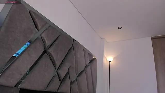 samaay07  online show from 04/16/26, 07:14