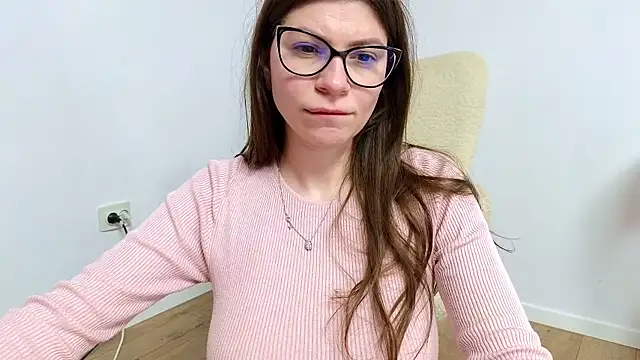 Jullyenn3 online show from 03/20/25, 07:25