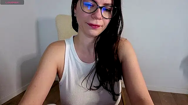 Jullyenn3 online show from 11/22/25, 09:30