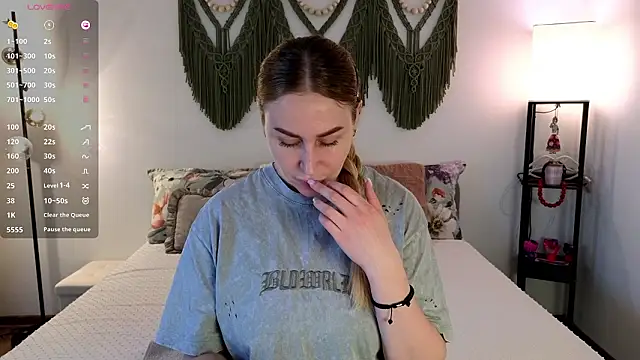 AliceMYs online show from 03/31/26, 10:37