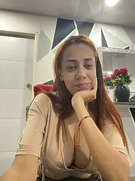 Snapshot of AnnbellaRosse chatting on 01/05/25, 02:06 AnnbellaRosse online show from 01/05/25, 02:06