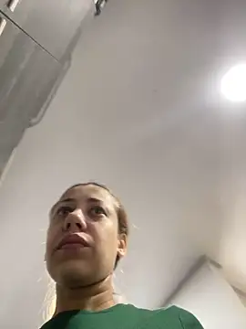 Snapshot of AnnbellaRosse chatting on 03/14/25, 04:19 AnnbellaRosse online show from 03/14/25, 04:19