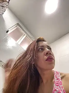 Snapshot of AnnbellaRosse chatting on 09/17/25, 04:30 AnnbellaRosse online show from 09/17/25, 04:30