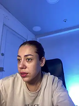 Snapshot of AnnbellaRosse chatting on 10/28/25, 04:20 AnnbellaRosse online show from 10/28/25, 04:20