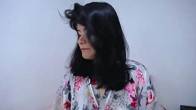 luccy21  online show from 01/13/26, 09:47