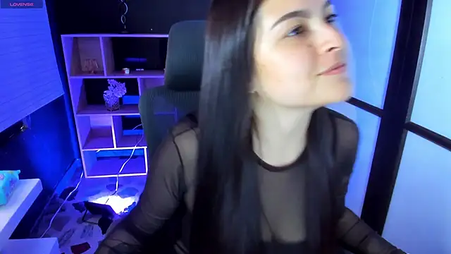 TifanyWhite  online show from 03/10/25, 08:01