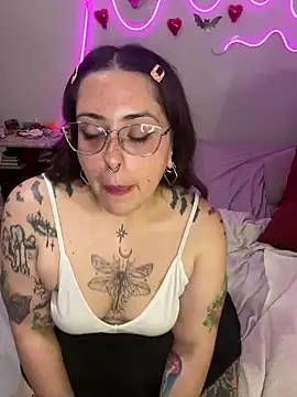 Mizztikaa online show from 02/17/25, 03:25