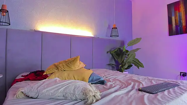 Annie-Wolf online show from 03/14/25, 03:15