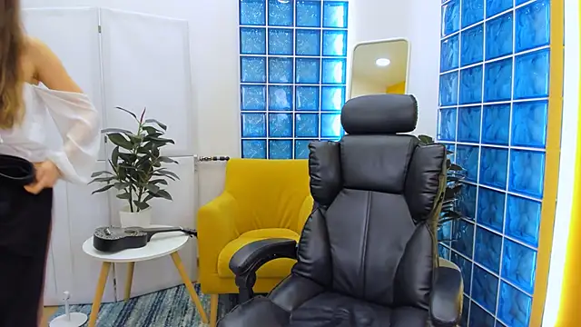 MaryannSoftt online show from 01/31/25, 04:38