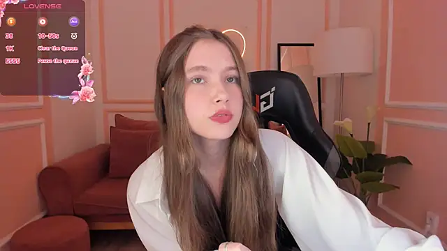 MaryannSoftt online show from 10/01/25, 04:35