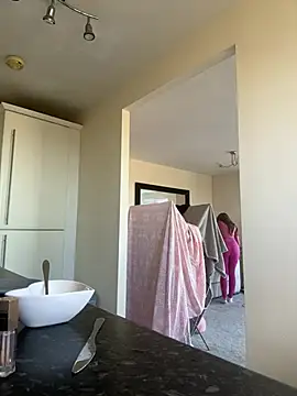 Snapshot of UKSYDNEYFOX chatting on 02/28/25, 01:58 UKSYDNEYFOX online show from 02/28/25, 01:58