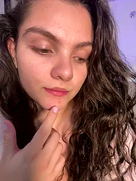 Snapshot of eva_y_marcelo chatting on 09/25/25, 12:25 eva y marcelo online show from 09/25/25, 12:25