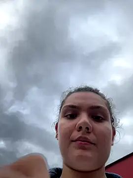 Snapshot of eva_y_marcelo chatting on 10/01/25, 10:05 eva y marcelo online show from 10/01/25, 10:05