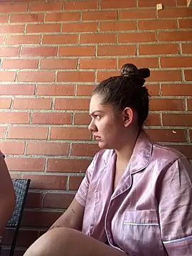 Snapshot of eva_y_marcelo chatting on 10/09/25, 12:14 eva y marcelo online show from 10/09/25, 12:14