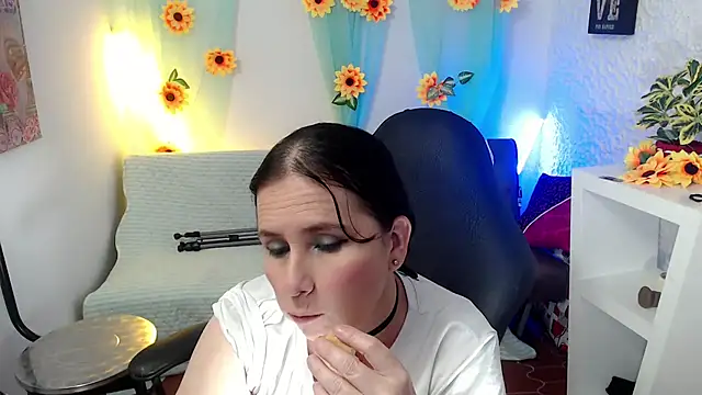 victoria jones online show from 03/07/25, 02:56