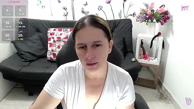 victoria jones online show from 05/02/26, 01:38