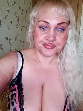 Snapshot of IsabellaBoni chatting on 10/01/25, 06:19 IsabellaBoni online show from 10/01/25, 06:19