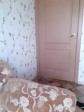 Snapshot of IsabellaBoni chatting on 10/27/25, 06:17 IsabellaBoni online show from 10/27/25, 06:17