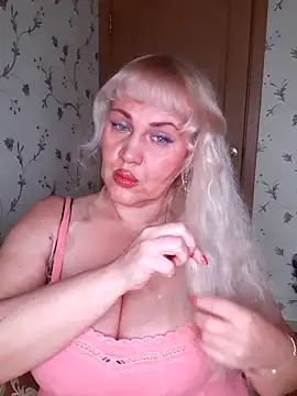 Snapshot of IsabellaBoni chatting on 11/28/25, 07:11 IsabellaBoni online show from 11/28/25, 07:11