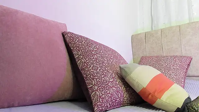 Snapshot of Zara_dulce chatting on 01/31/25, 01:12 Zara dulce online show from 01/31/25, 01:12