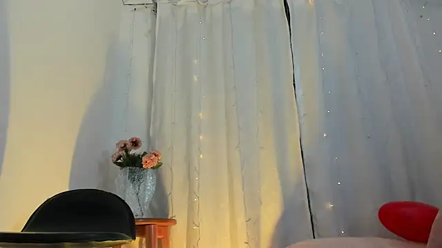 Snapshot of Zara_dulce chatting on 03/06/25, 12:09 Zara dulce online show from 03/06/25, 12:09