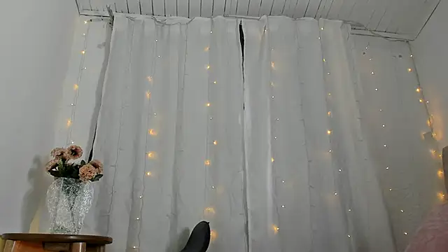 Snapshot of Zara_dulce chatting on 03/19/25, 12:12 Zara dulce online show from 03/19/25, 12:12