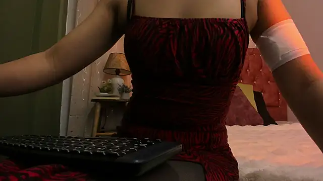 Snapshot of Zara_dulce chatting on 10/18/25, 11:55 Zara dulce online show from 10/18/25, 11:55