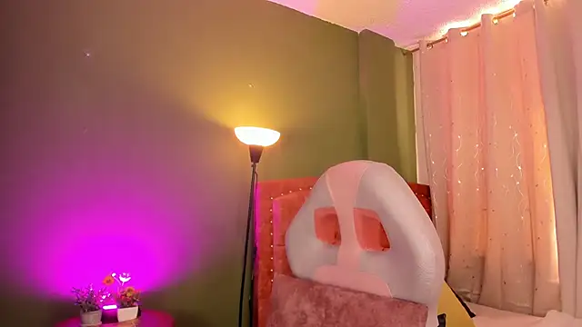 Snapshot of Zara_dulce chatting on 11/25/25, 04:29 Zara dulce online show from 11/25/25, 04:29