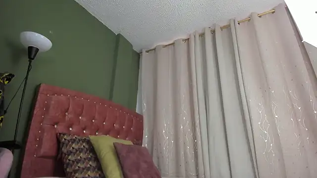 Snapshot of Zara_dulce chatting on 12/16/25, 11:59 Zara dulce online show from 12/16/25, 11:59