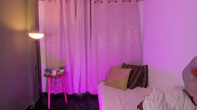 Snapshot of Zara_dulce chatting on 01/10/26, 02:46 Zara dulce online show from 01/10/26, 02:46