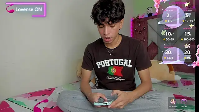 Snapshot of Santy_carrington chatting on 11/22/25, 09:25 Santy carrington online show from 11/22/25, 09:25