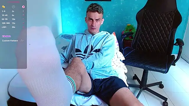 bray hotboy777 online show from 12/05/24, 03:06