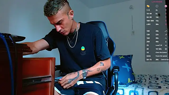 bray hotboy777 online show from 11/12/25, 03:01