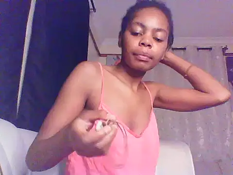 Snapshot of sweetanabella4 chatting on 07/11/26, 10:07 sweetanabella4 online show from 07/11/26, 10:07