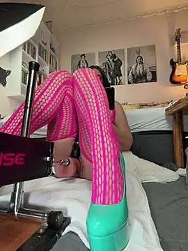 FoxyandTed online show from 12/19/25, 05:09