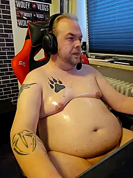 PupW0lfy online show from 02/03/25, 03:49