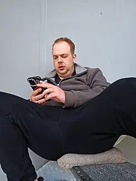 PupW0lfy online show from 03/21/25, 11:12